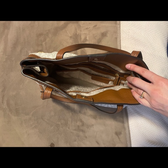 Michael Kors Bag - Picture 4 of 4